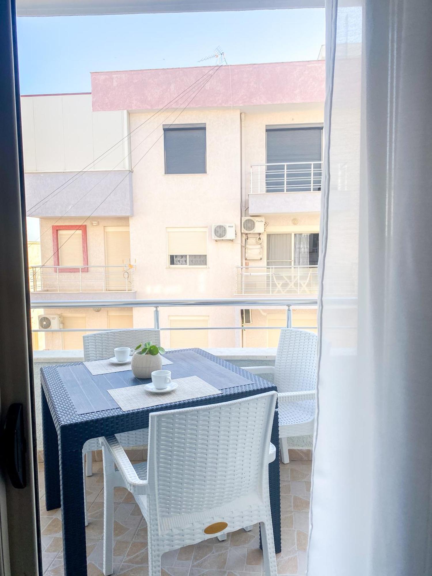 Lunasol Seaside Apartments Durrës Exteriör bild